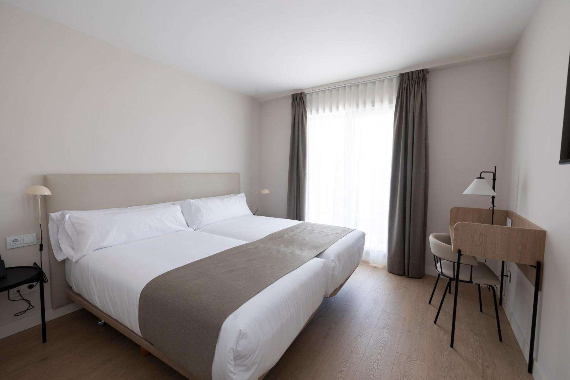 Hotel H4 Cangas 3 Superior Exteriör bild