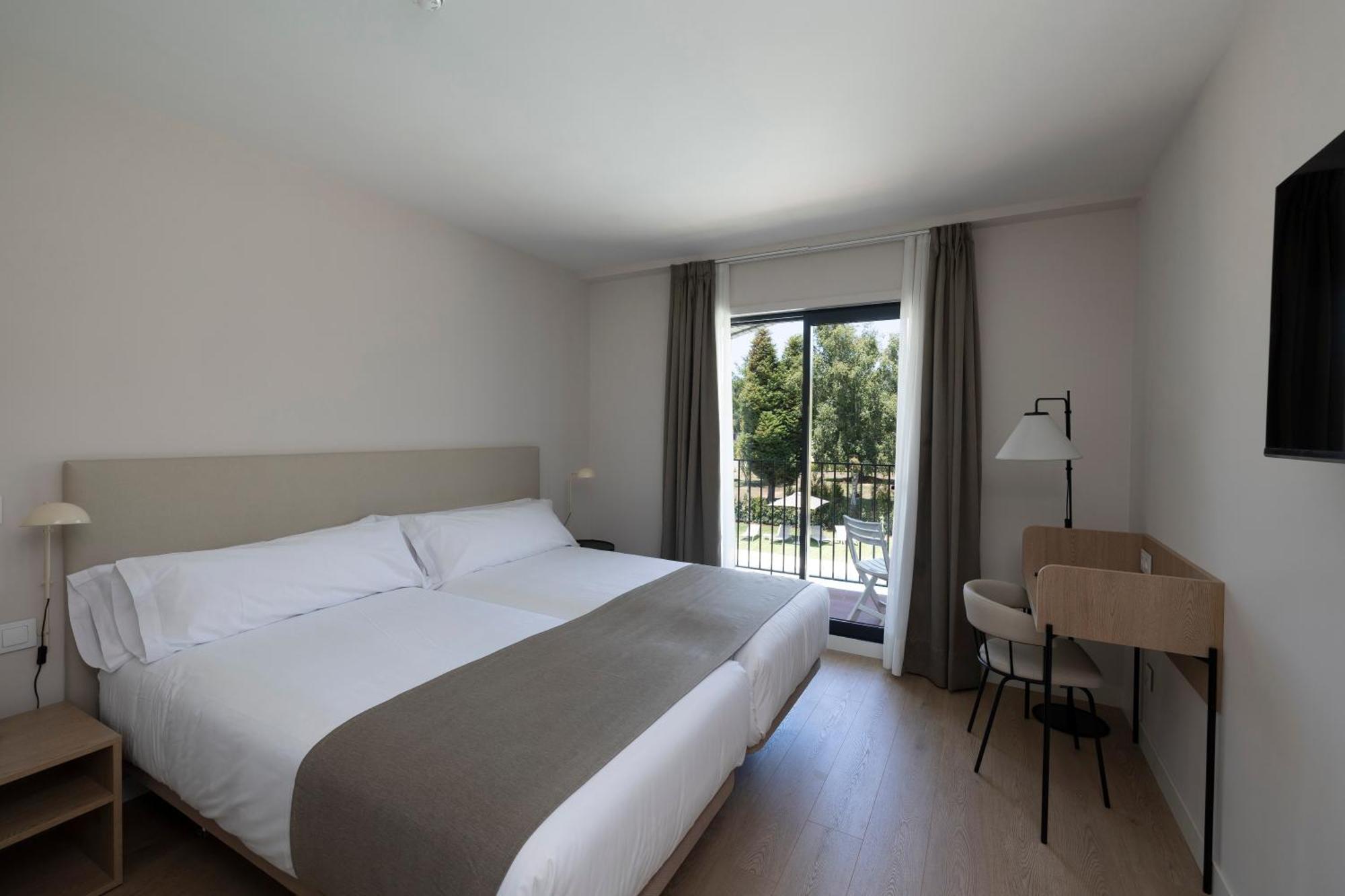 Hotel H4 Cangas 3 Superior Exteriör bild